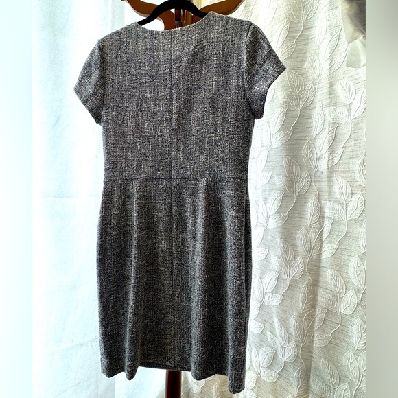 Banana Republic - Split Neck Boucle Sheath Dress - Picture 5 of 7